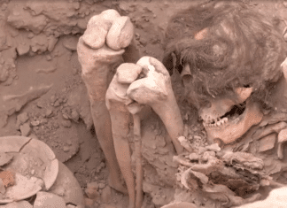 Archaeologists discover 1,000-year-old mummy in Peru
