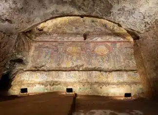 Look inside luxurious 2,000-year-old Roman home recently uncovered near the Colosseum The elaborate mosaic found inside the ancient Roman house.
