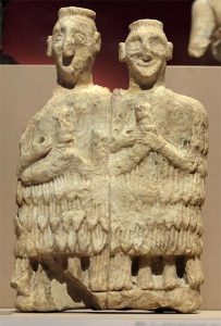 Enaree were not the only example of androgynous priests in history. The Sumarians had their own Gala priests of the Goddess Inanna, seen in this ancient Sumerian statuette dating to c. 2450 BC. (Applejuice / CC BY-SA 4.0)