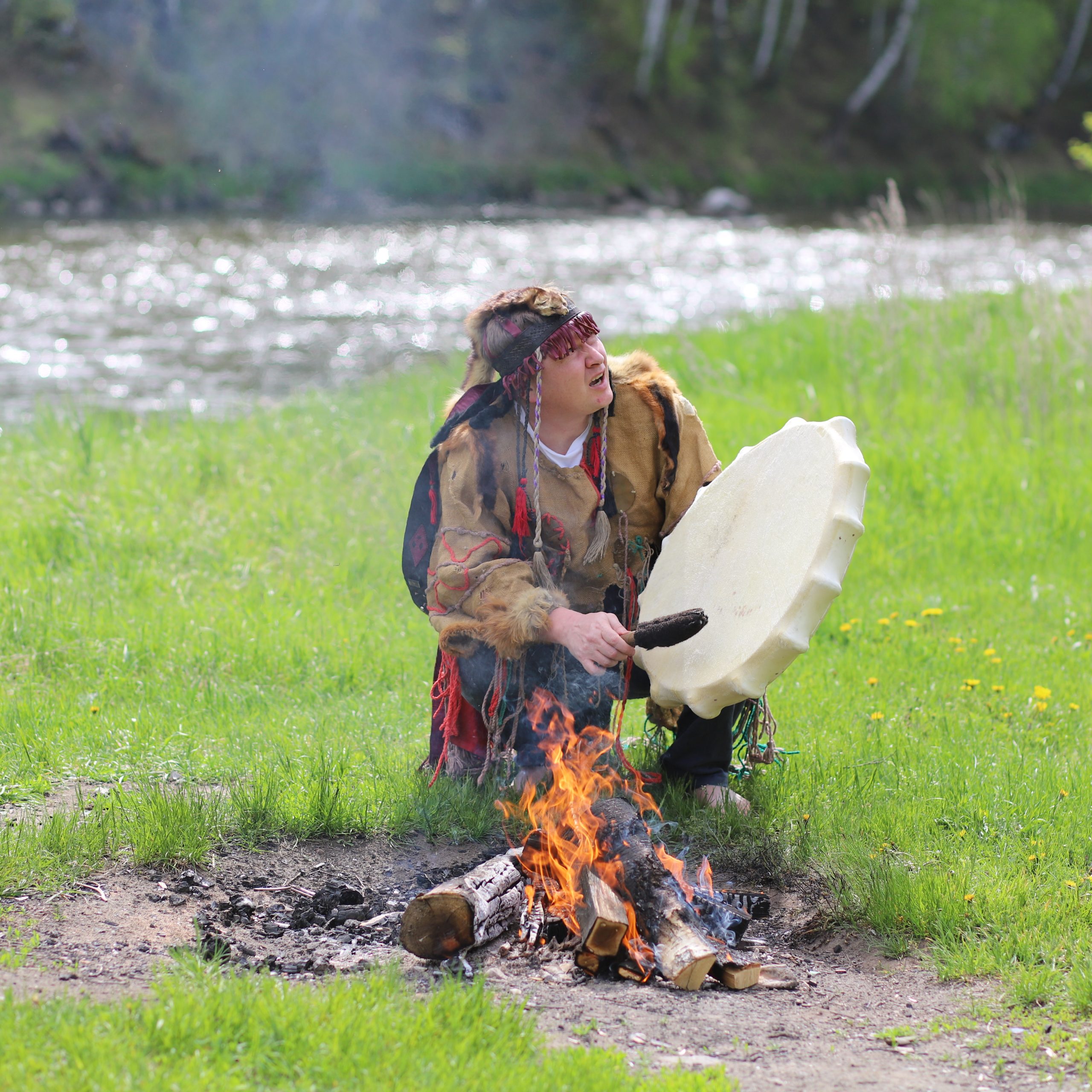 From astrology or various other sources, you may already be aware of the existence of five elements: fire, earth, air, water, and Spirit. These elements are present in all living beings and natural phenomena on Earth, and they interact and influence each other through consistent relationships. They also have an impact on all movements and changes in the Universe, including events, people, and objects.