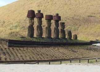 Obsidian blades with food traces reveal 1st settlers of Rapa Nui had regular contact with South Americans 1,000 years ago Obsidian blades with food traces reveal 1st settlers of Rapa Nui had regular contact with South Americans 1,000 years ago