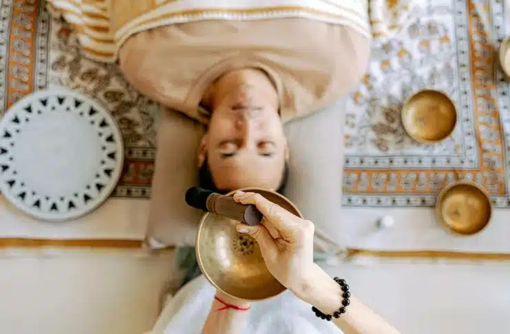 Everywhere Alicia Contreras holds sound healing sessions, her crystal singing bowls produce ringing tones that reverberate over people as they lie relaxed on mats on the ground, each bowl’s note aimed at connecting with a particular chakra, or physical and spiritual energy center in her listeners.