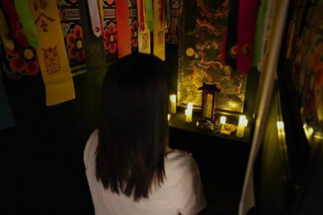 A woman interacts with an AI shaman called ShamAIn - an artificial-intelligence fortune-telling system - at Ground Seoul, a gallery in Insa-dong, Seoul, South Korea, in January. Photo: Kaist