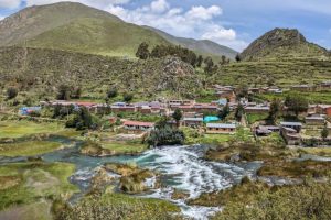 The landscape and workspace surrounding the Polylepis forest conservation project in Nor Yauyos-Cochas Reserve. Image courtesy of ECOAN.