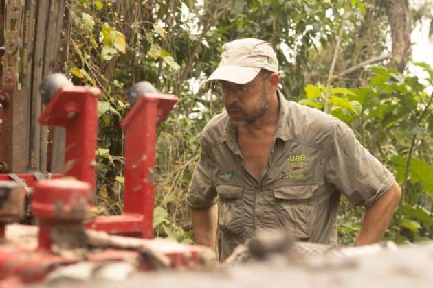 Photo of Umberto Lombardo in the field. Credit: Sergio Quezada
