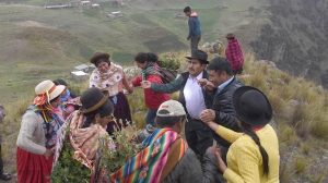 Communities in the Tunari mountain range in Bolivia during a reforestation activity. Image courtesy of Faunagua.