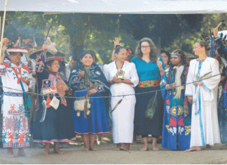 Indigenous leaders end world voyage with prayer for nature