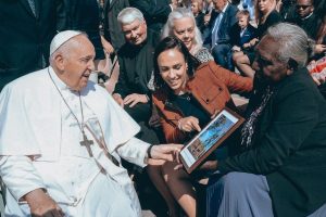 Miriam-Rose Ungunmerr Baumann met Pope Francis at the Vatican in 2023. (Facebook)